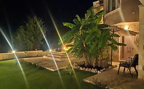 Xenia'S Countryside Guesthouse
